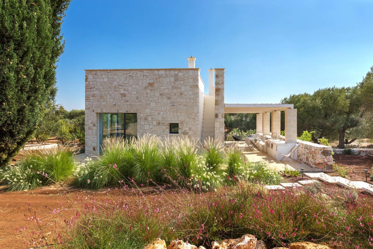 הוילה אוסטוני Casale Con Cipresso מראה חיצוני תמונה