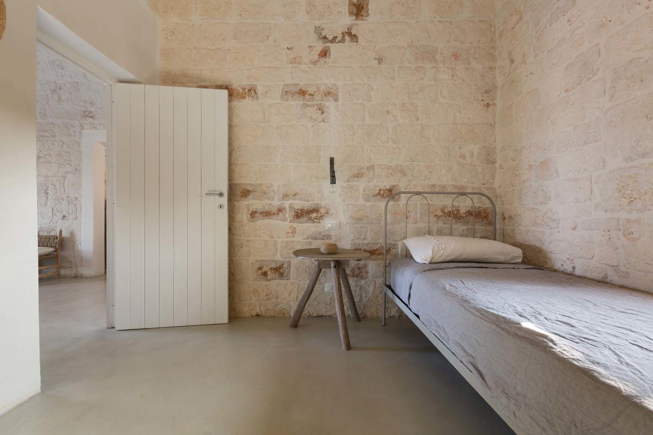 הוילה אוסטוני Casale Con Cipresso מראה חיצוני תמונה