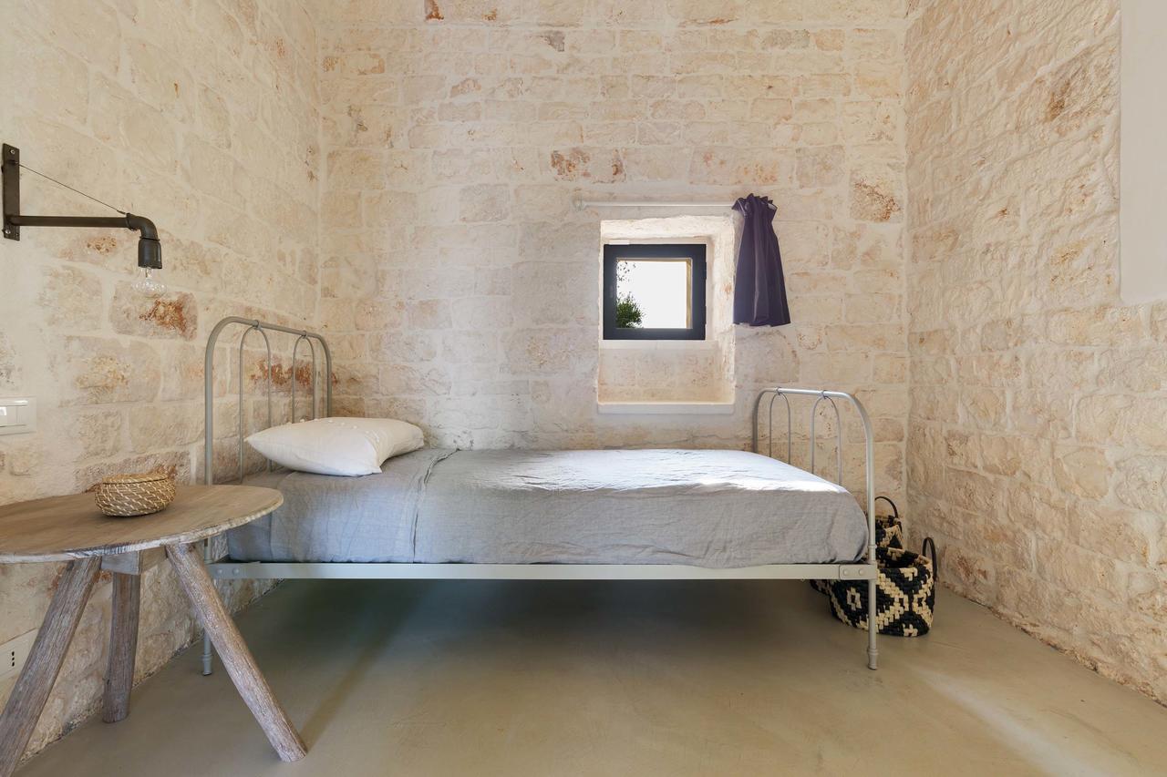 הוילה אוסטוני Casale Con Cipresso מראה חיצוני תמונה