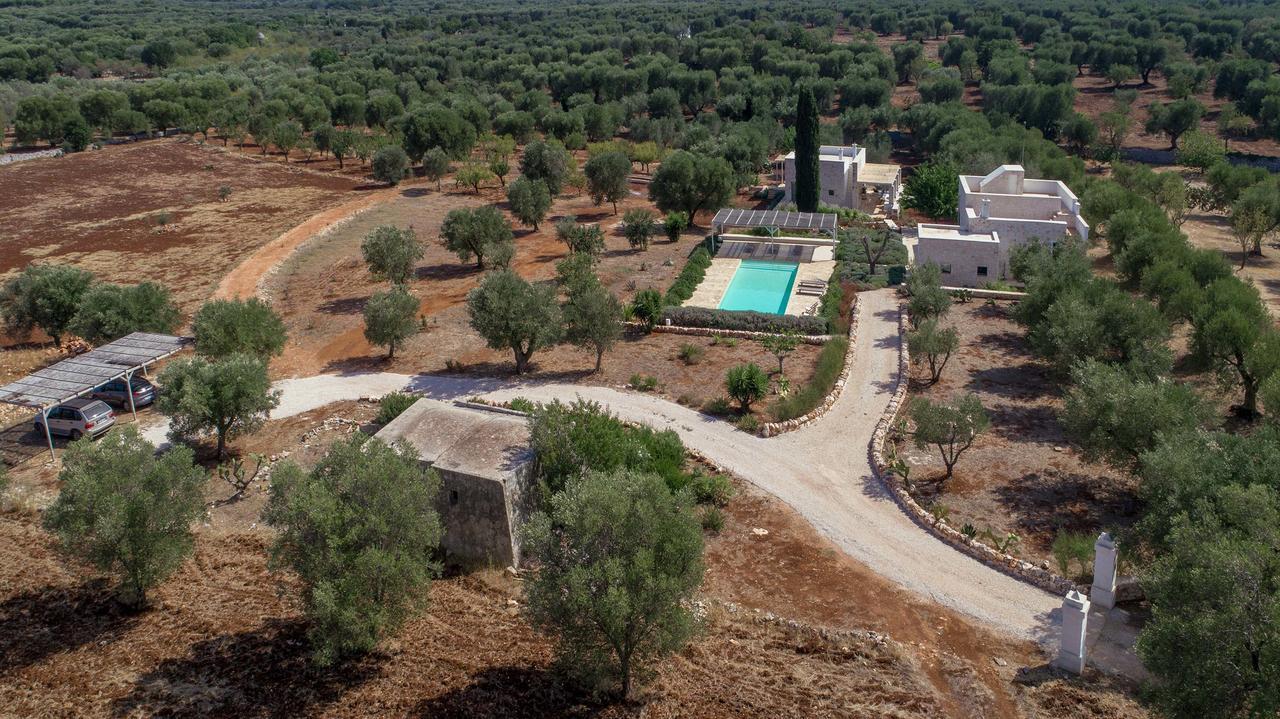 הוילה אוסטוני Casale Con Cipresso מראה חיצוני תמונה